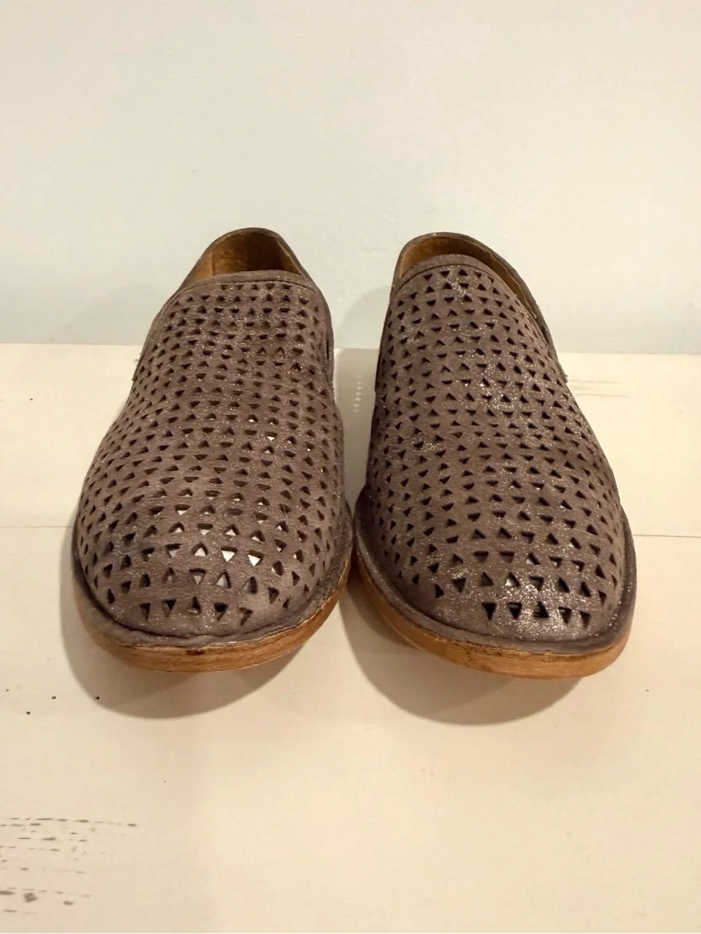 Trask Ali Perforated Metallic Pewter Suede Loafers Slip On Flats Size 9